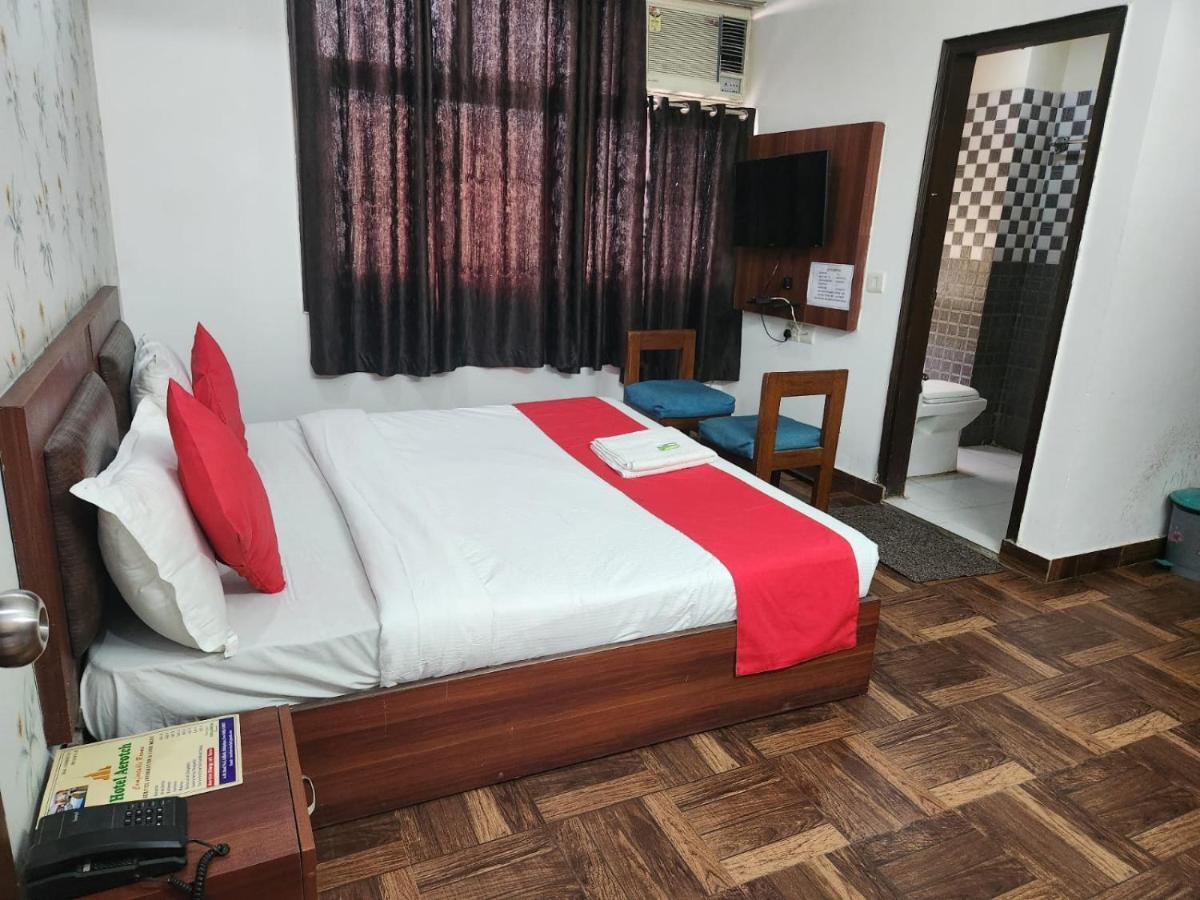 Hotel Cozy Cave New Delhi Exteriör bild